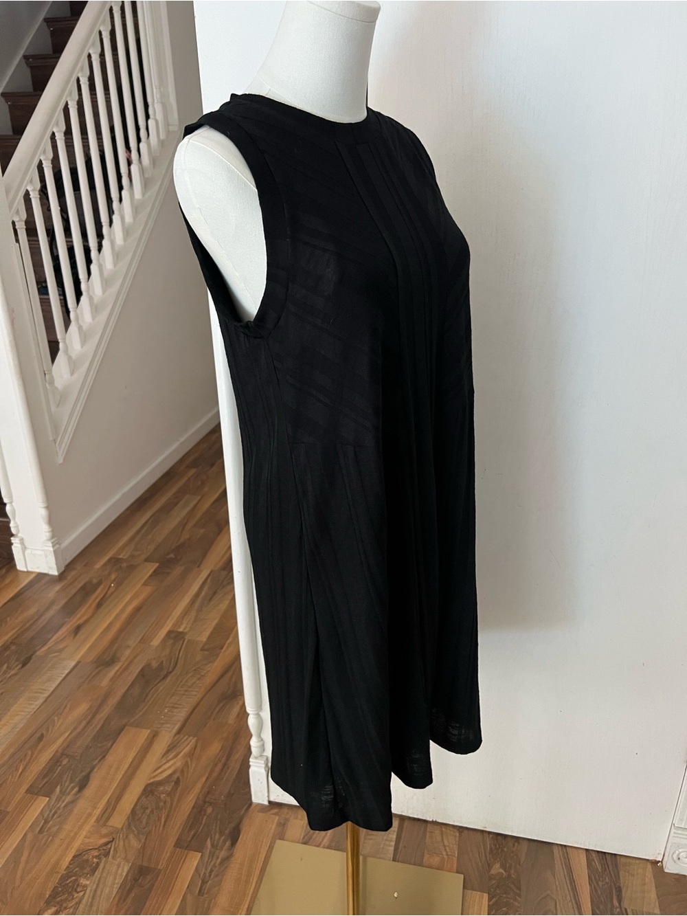 GAP Black Sleeveless Mini Dress with geometric/ stripped print, medium, EUC
